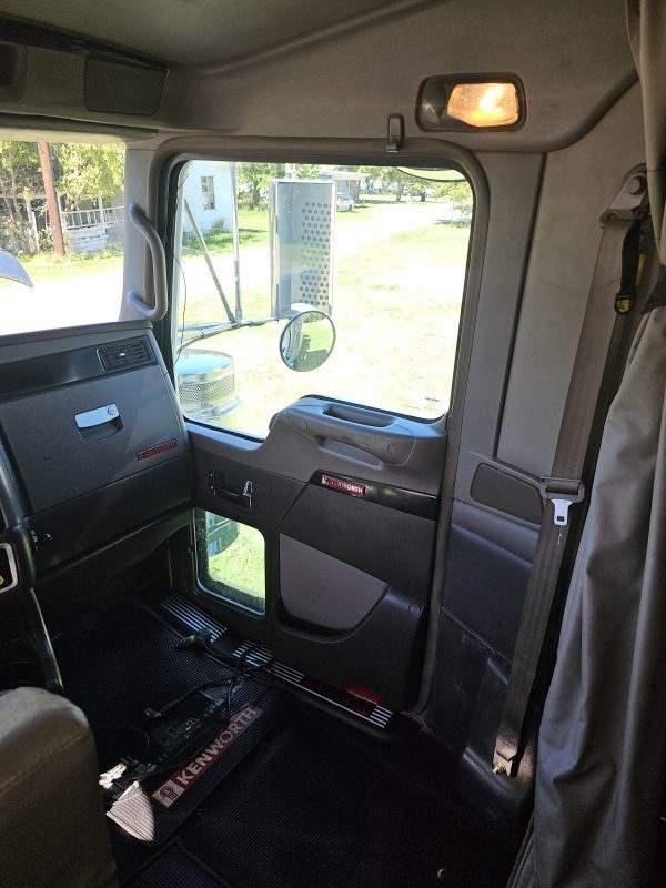 2014 Kenworth W900 - Image 6