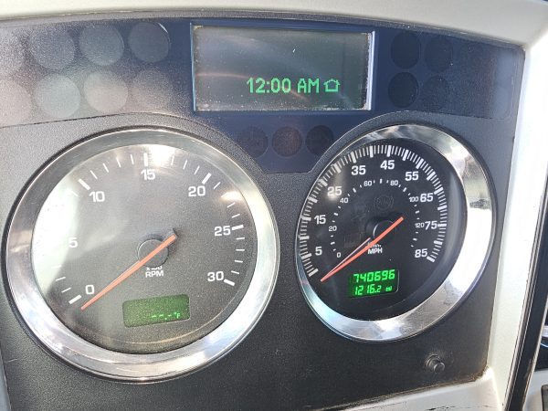 2014 Kenworth W900 - Image 12