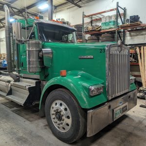 2022 Kenworth W900