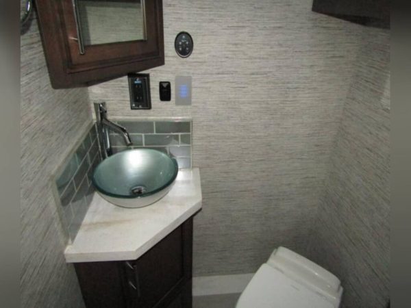 2022 NEWMAR VENTANA 4369 - Image 17