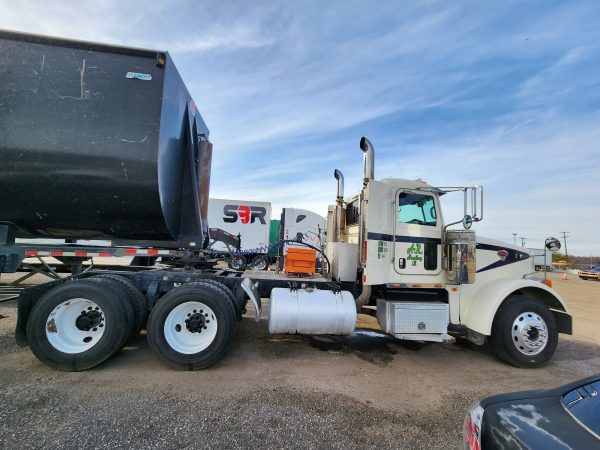 2010 Peterbilt 367 - Image 8