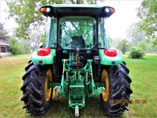 2009 John Deere 5085M W 553 Loader - Image 3