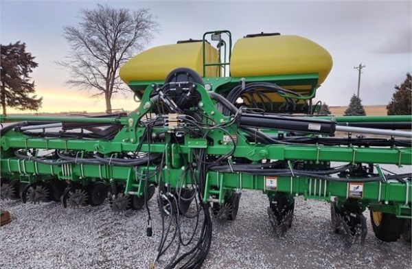 2012 JOHN DEERE 1720 16R-30