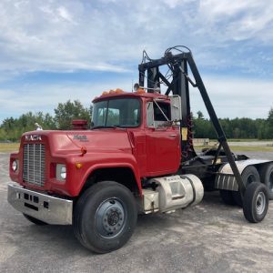 1987 Mack R688ST