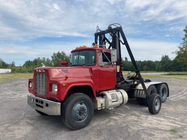 1987 Mack R688ST