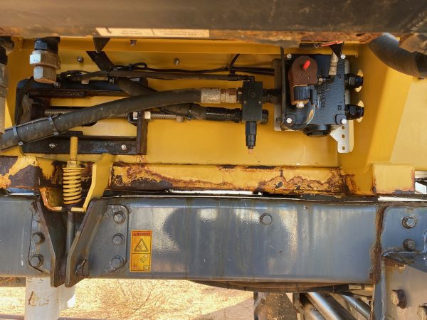 2017 Rogator RG1100B - Image 2