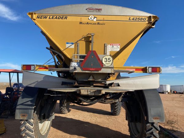 2017 Rogator RG1100B - Image 3