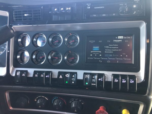 2020 KENWORTH W900 - Image 14