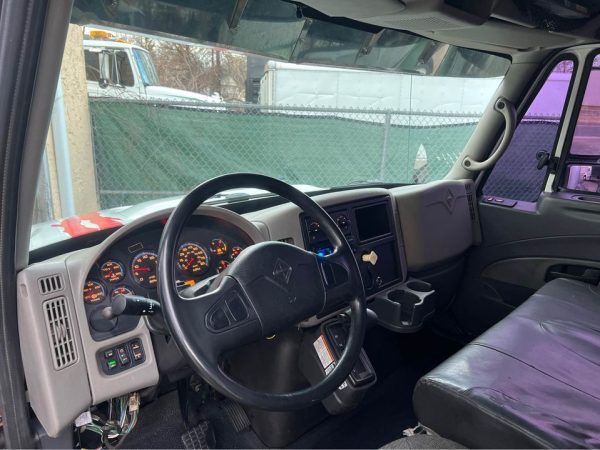 2010 International DuraStar 4400 - Image 3