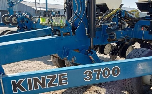 2004 KINZE 3700 - Image 7