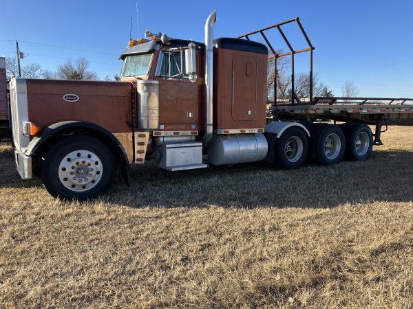 1989 Peterbilt 379 - Image 2