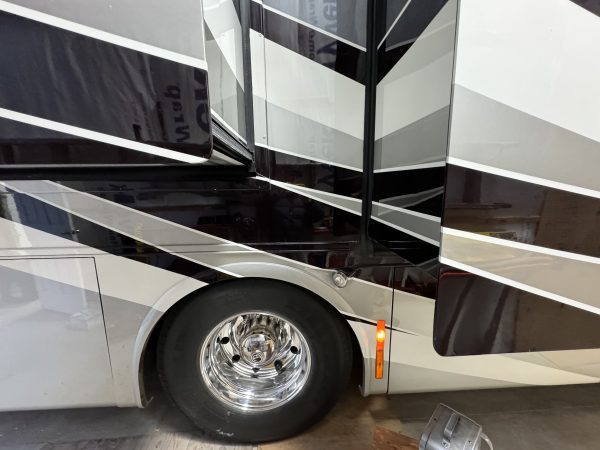 2017 TIFFIN ALLEGRO BUS 37AP - Image 4