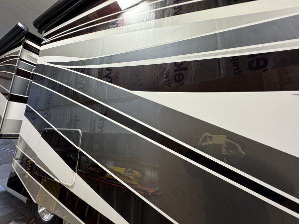 2017 TIFFIN ALLEGRO BUS 37AP - Image 12