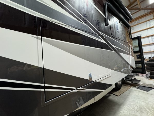 2017 TIFFIN ALLEGRO BUS 37AP - Image 13