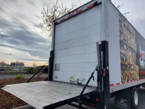 2017 Hino Box Truck - Image 10