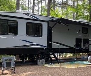 2022 FOREST RIVER CHEROKEE ARCTIC WOLF LIMITED 3880SUITE