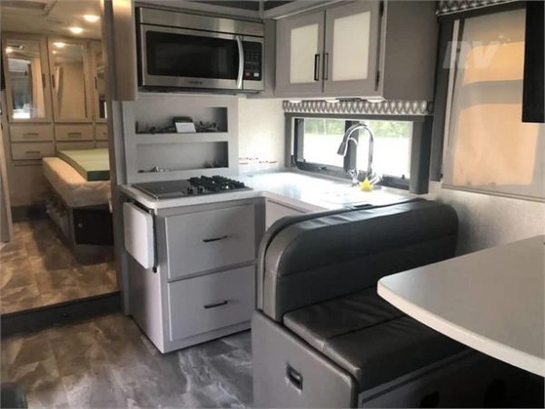 2022 THOR MOTOR COACH QUANTUM KW29 - Image 5