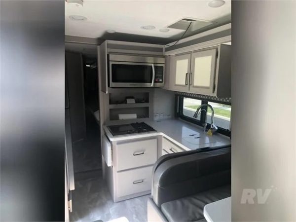 2022 THOR MOTOR COACH QUANTUM KW29 - Image 6