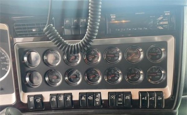 2020 KENWORTH W900 - Image 8