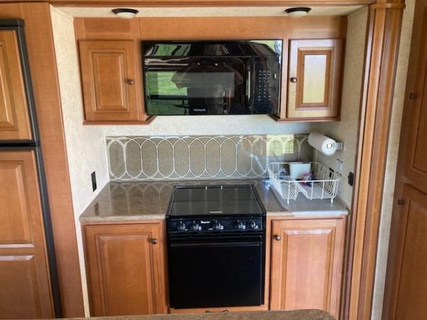 2012 FOREST RIVER CARDINAL 3675RT - Image 10