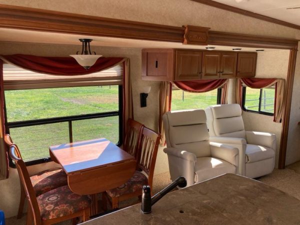 2012 FOREST RIVER CARDINAL 3675RT - Image 15