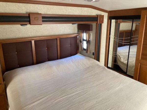 2012 FOREST RIVER CARDINAL 3675RT - Image 17