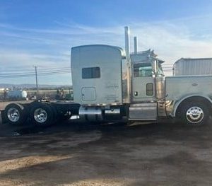 2011 PETERBILT 389
