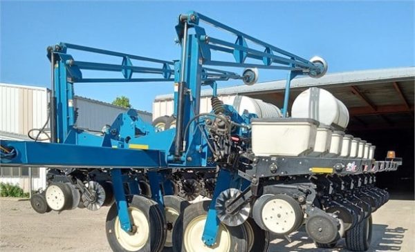 2004 KINZE 3700 - Image 17