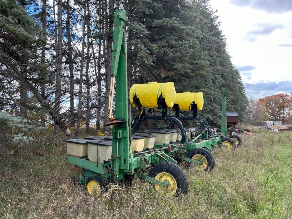 2006 John Deere 7100 - Image 2