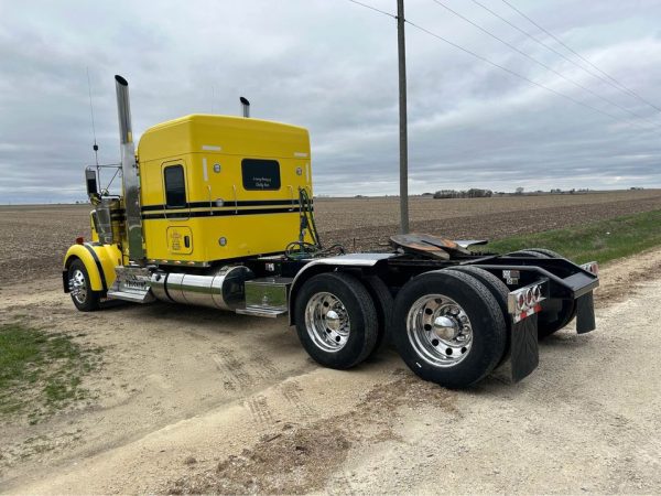 2021 Kenworth w900 - Image 2