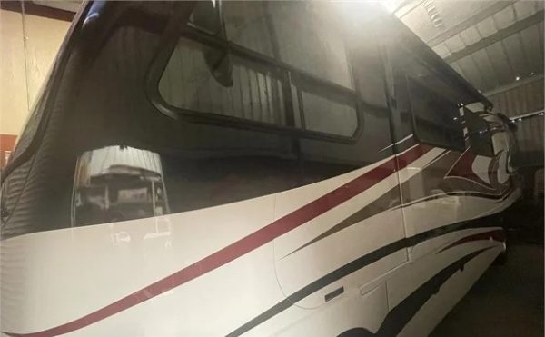 2011 THOR MOTOR COACH SERRANO 31X - Image 2