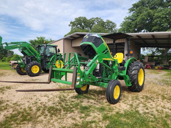 2019 John Deere 5045E - Image 2