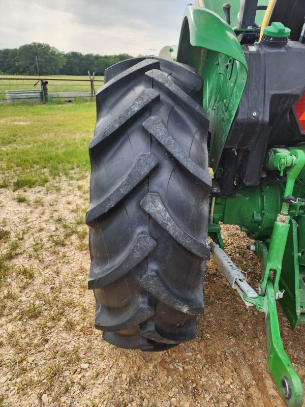 2019 John Deere 5045E - Image 8