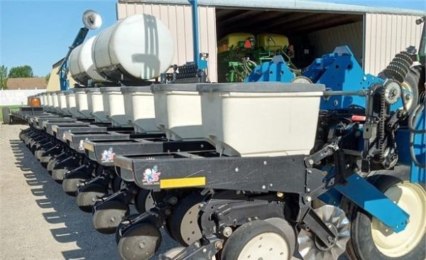 2004 KINZE 3700 - Image 3