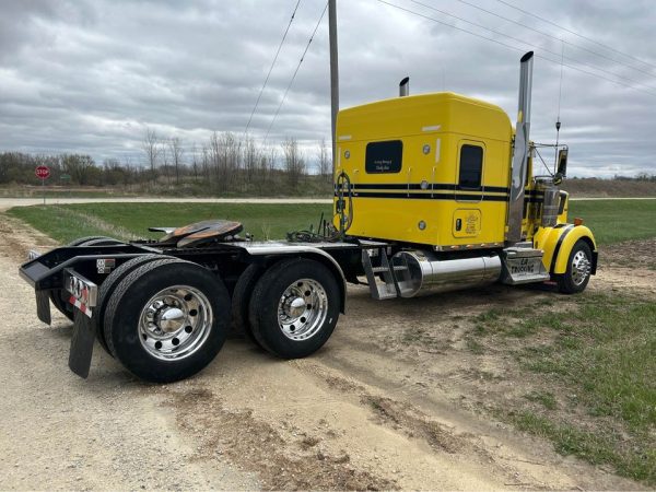 2021 Kenworth w900 - Image 4
