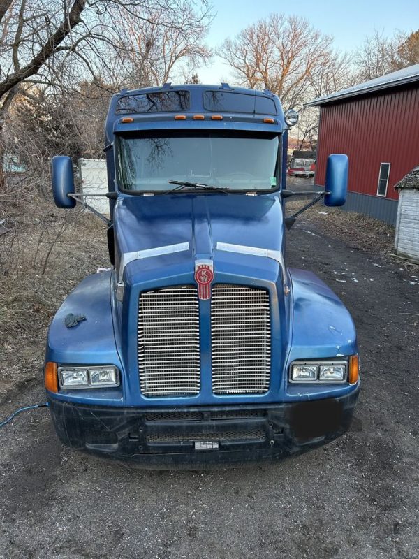 2005 Kenworth T600 - Image 5