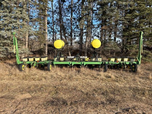 2006 John Deere 7100 - Image 9