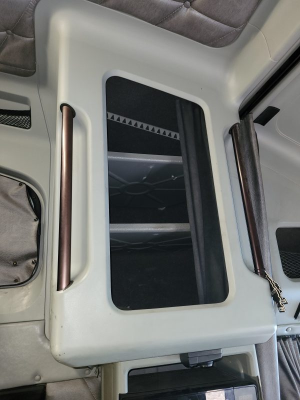 2006 Freightliner Classic XL - Image 13