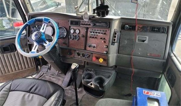 2004 KENWORTH T800 - Image 3