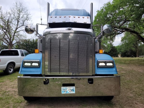 2006 Freightliner Classic XL - Image 3