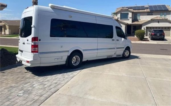 2015 AIRSTREAM INTERSTATE LOUNGE EXT - Image 3