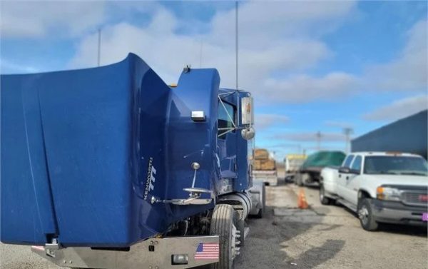 2004 KENWORTH T800 - Image 5