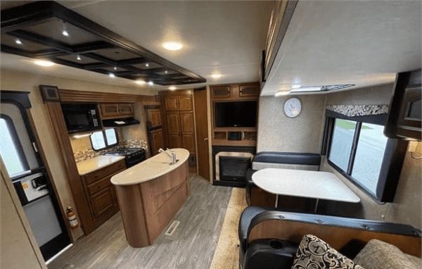 2015 COACHMEN FREEDOM EXPRESS LIBERTY EDITION 320BHDSLE - Image 5