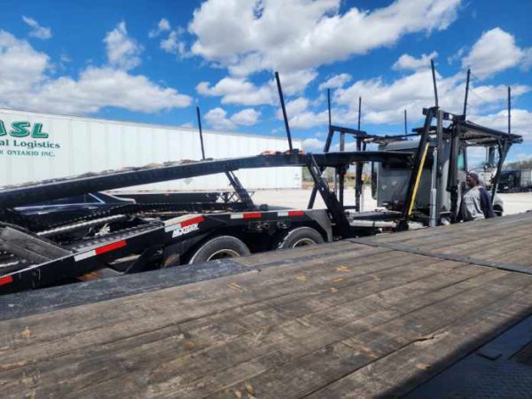 2016 peterbilt 348 car hauler - Image 3