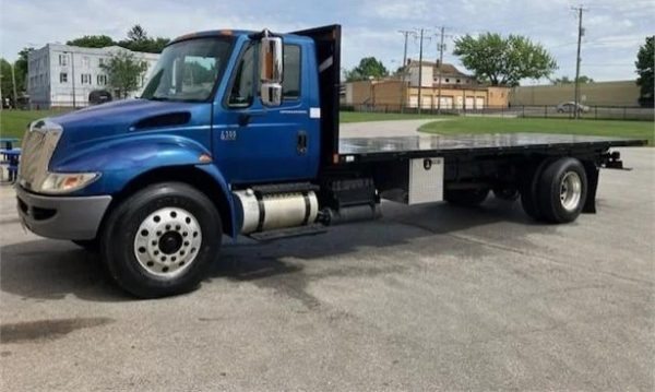 2007 INTERNATIONAL DURASTAR 4300 - Image 2