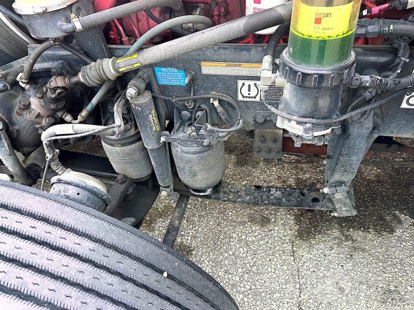 2019 Peterbilt 389 - Image 8