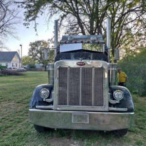 2001 Peterbilt 379 flattop