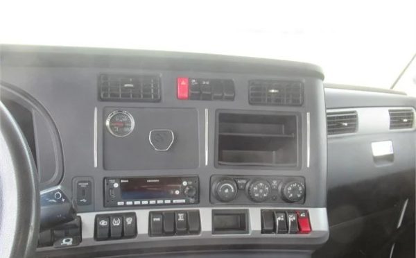 2023 KENWORTH T880 - Image 17