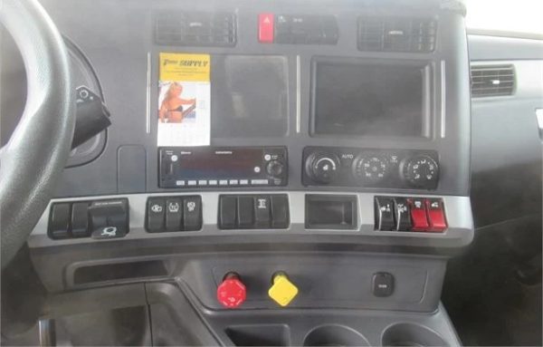 2023 KENWORTH T880 - Image 19
