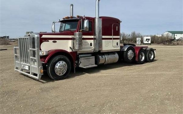 2020 PETERBILT 389 - Image 2